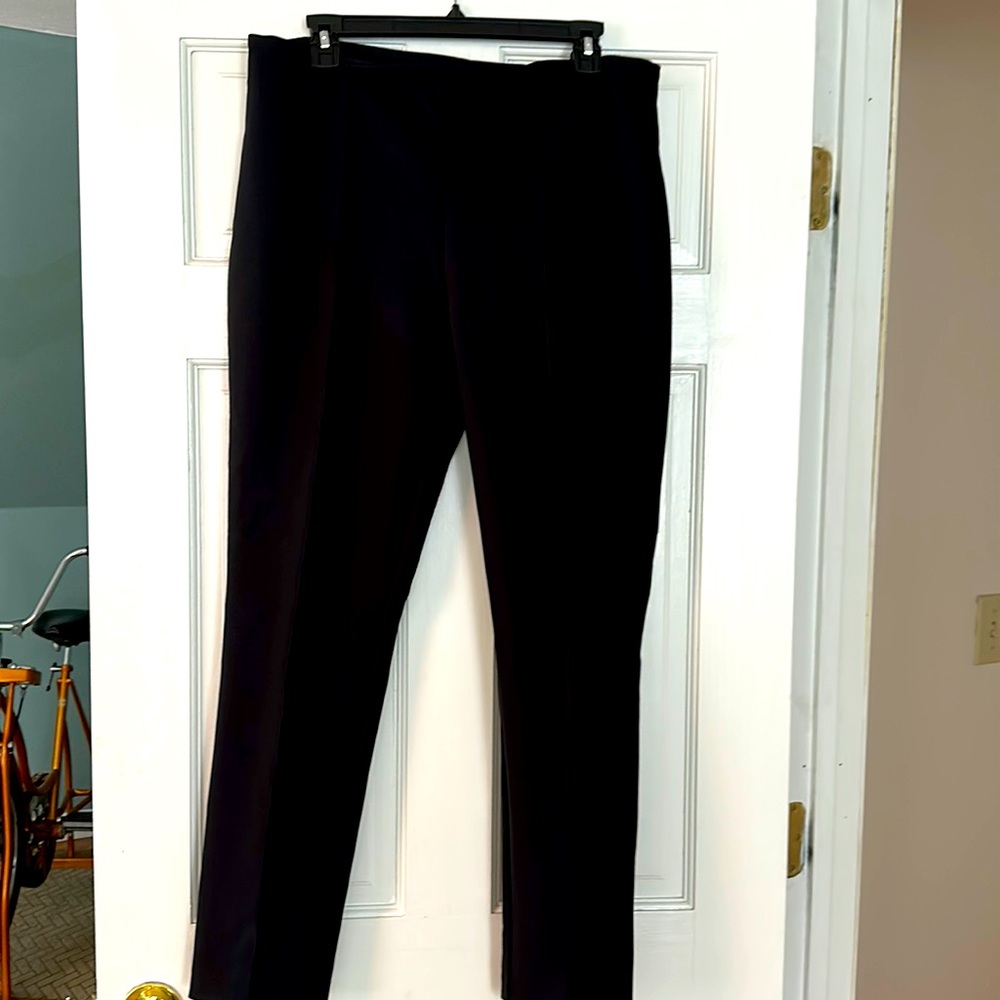 Black straight leg Rachel Zoe pants. Has nice comfortable stretch to them
